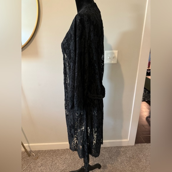 Stylestalker Lace Robe - Picture 7 of 9